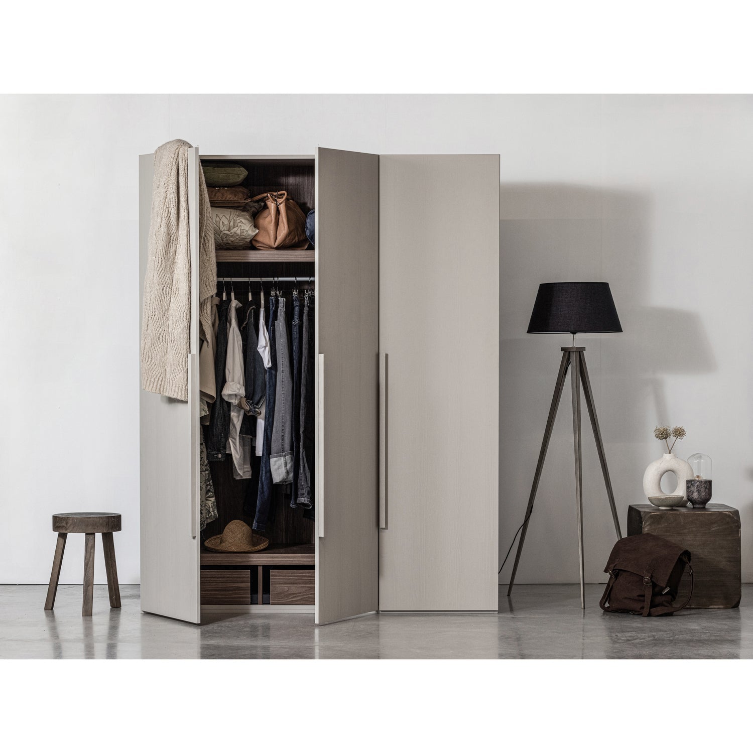 Cappottiera 3 ante 3 cassetti in legno Rens 210x165 cm