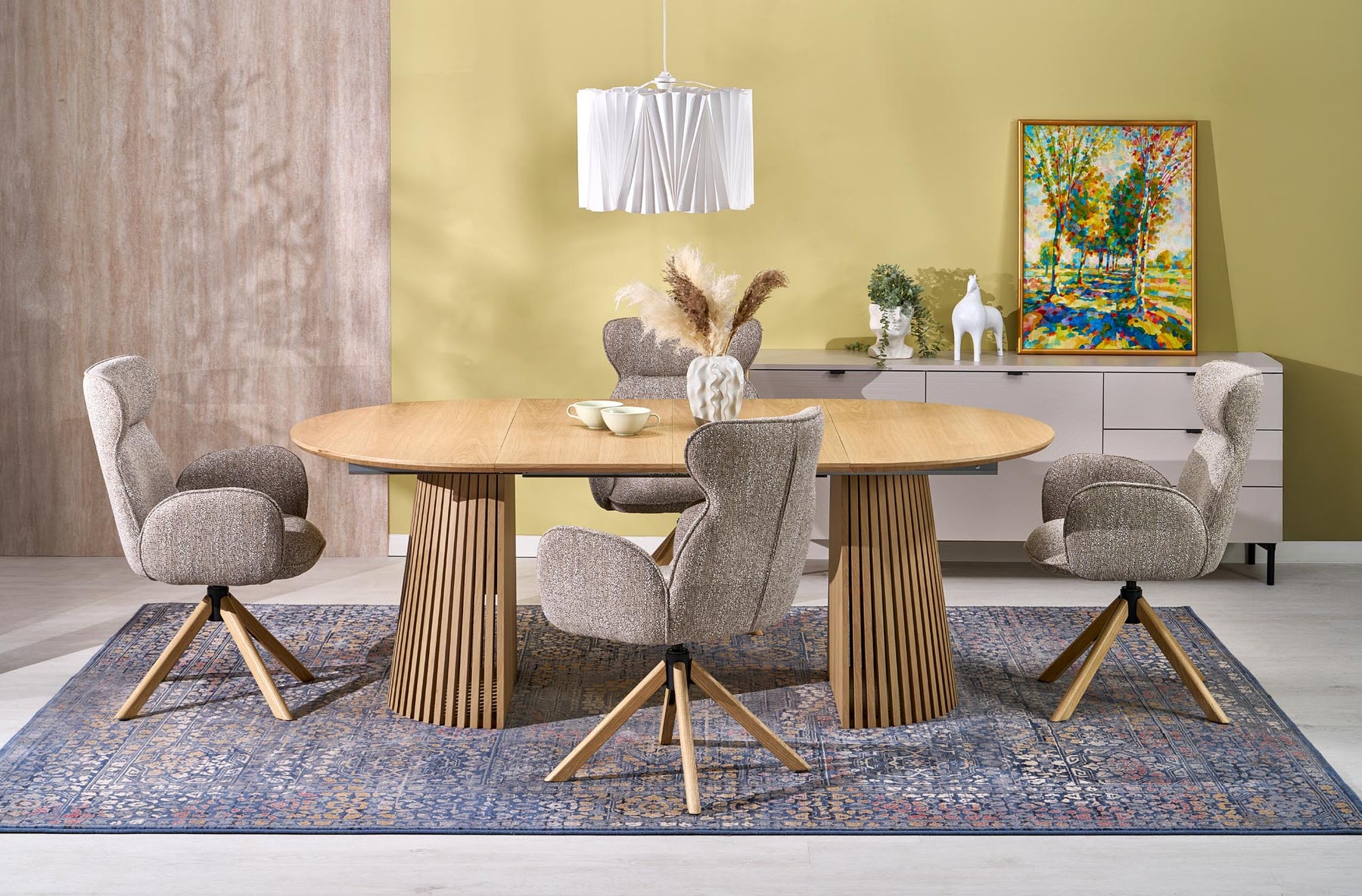 Sedia girevole in legno massello Nyla 63x64 cm