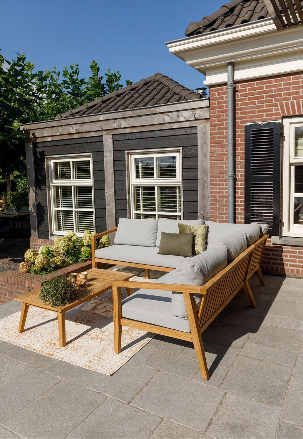 Divano angolare da esterno con tavolino abbinato Lucky 222x68 cm