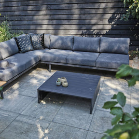 Divano angolare da esterno con tavolino abbinato Vida 295x75 cm