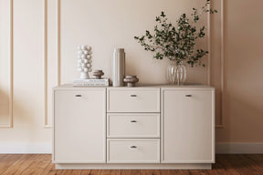 Madia 2 ante 3 cassetti cashmere con maniglie nere Lora 150x45 cm