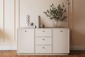 Madia 2 ante 3 cassetti cashmere con maniglie nere Lora 150x45 cm