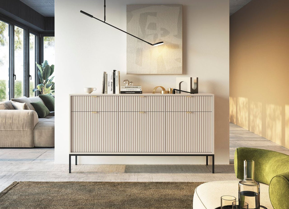 Madia con piedi in metallo 3 ante e 3 cassetti in legno laminato Miseno 154x83 cm