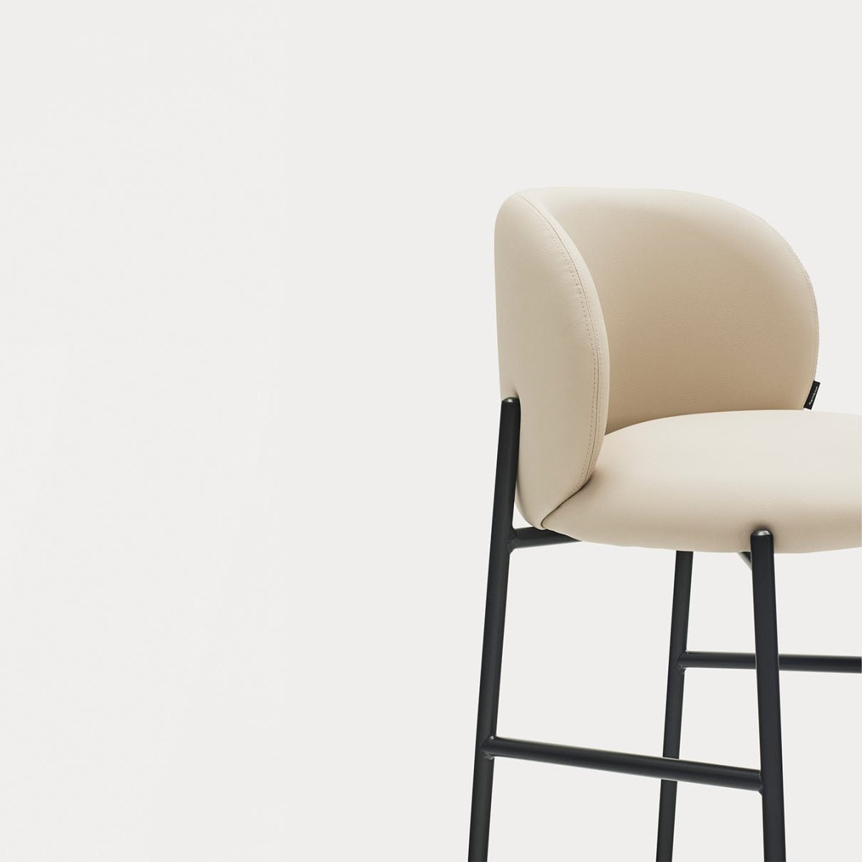 Sgabello con gambe in metallo nero Moky 85x47 cm