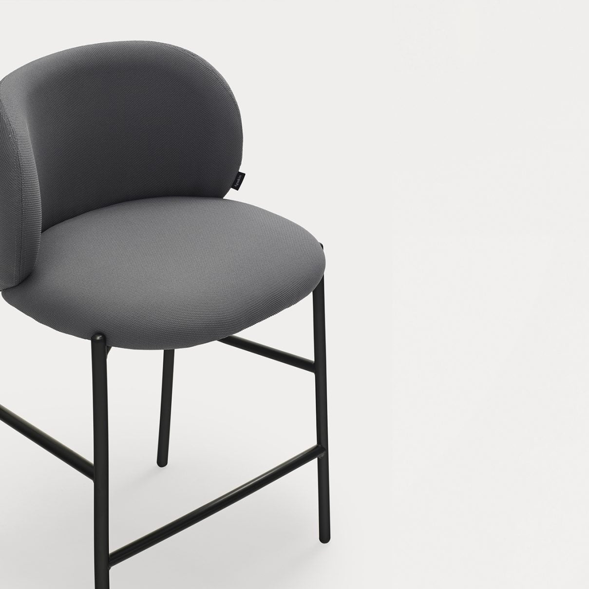 Sgabello con gambe in metallo nero Moky 85x47 cm