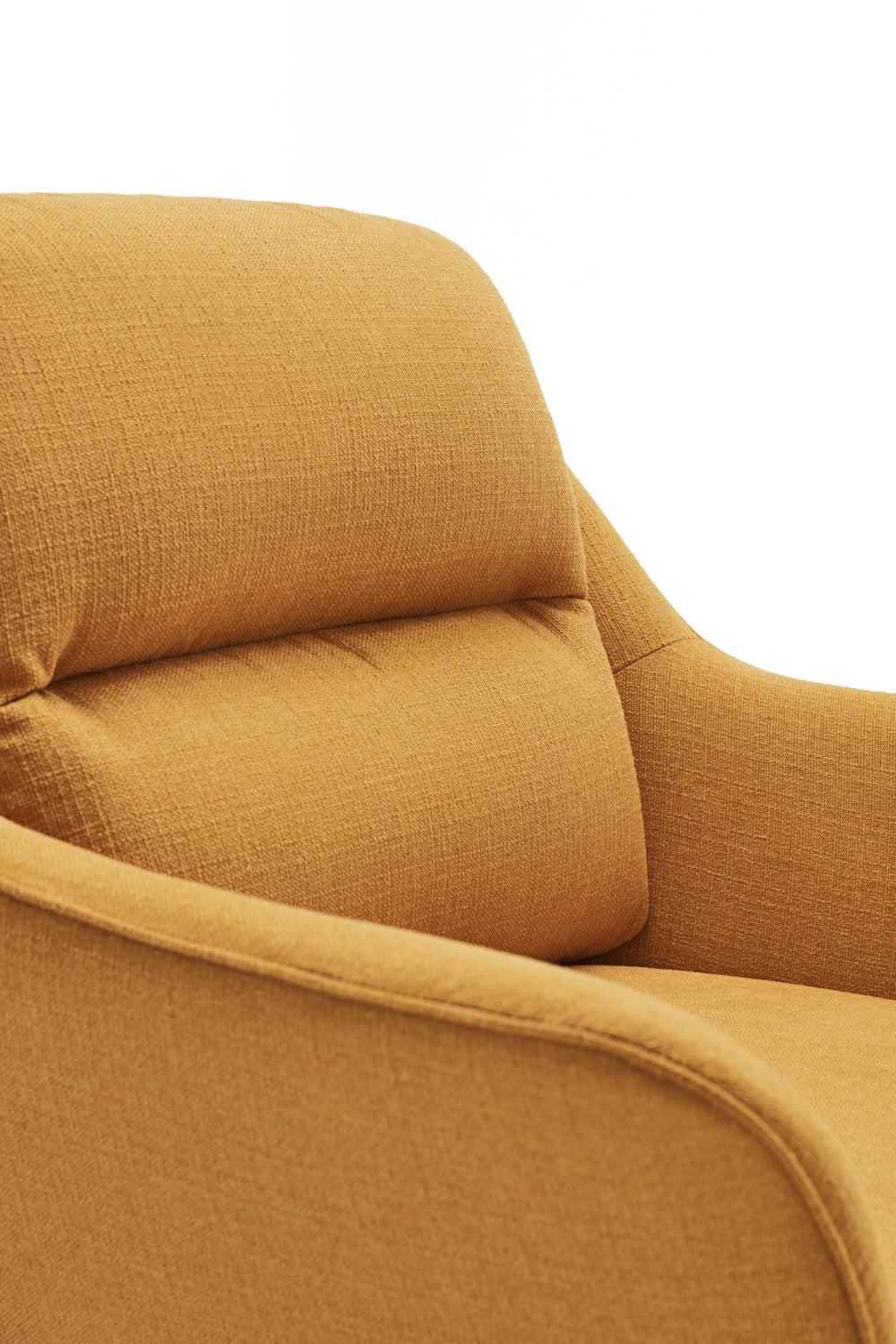 Poltrona moderna con braccioli in tessuto senape Sadira 86x91 h43 cm