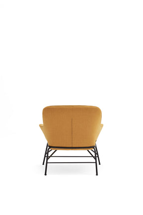Poltrona moderna con braccioli in tessuto senape Sadira 86x91 h43 cm