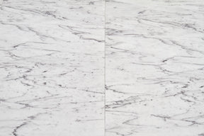 Tavolo allungabile in legno MDF laminato effetto marmo bianco e gambe in acciaio nero Dallas 160x90 cm - allungabile fino a 220 cm